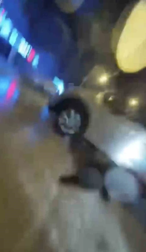 Aniden yola &ccedil;ıkan cip motosikletle b&ouml;yle &ccedil;arpıştı
