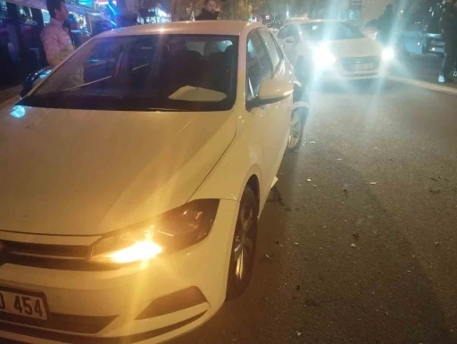 Ankara&rsquo;da 3 otomobil kazaya karıştı: 1 yaralı
