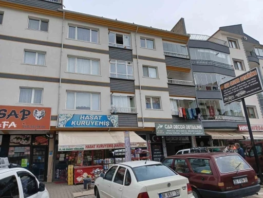 Ankara’da apartman boşluğuna düşen kız çocuğu hayatını kaybetti
