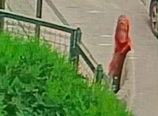 Ankara&rsquo;da battaniye hırsızlığı kameraya yansıdı
