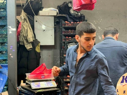 Ankara&rsquo;da bayram &ouml;ncesi alışveriş yoğunluğu Ulus Hali&rsquo;ne de yansıdı
