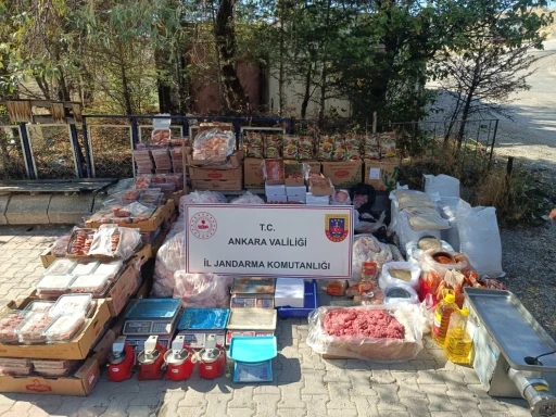 Ankara’da bir iş yerinde bin 200 kilogram bozuk et ve tavuk ele geçirildi
