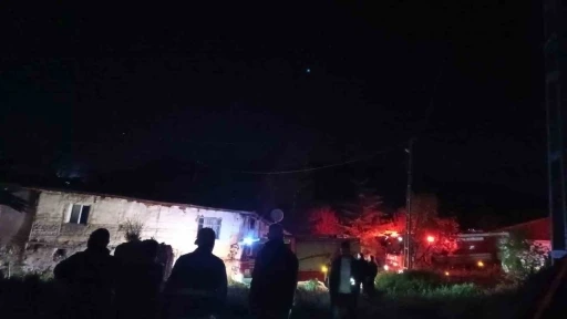 Ankara&rsquo;da boş evde yangın
