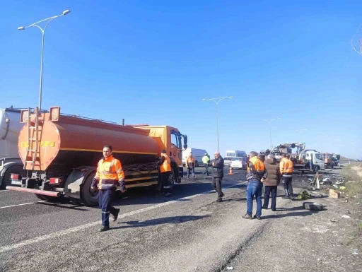 Ankara&rsquo;da iki ara&ccedil; kafa kafaya &ccedil;arpıştı: 5 &ouml;l&uuml;
