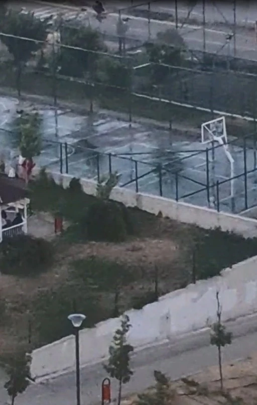 Ankara’da iki kardeşe saldıran pitbullun sahibinin, köpeğini tasmasız ve ağızlıksız gezdirdiği görüntüler ortaya çıktı
