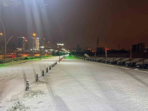 Ankara&rsquo;da kar yağışı etkili oldu
