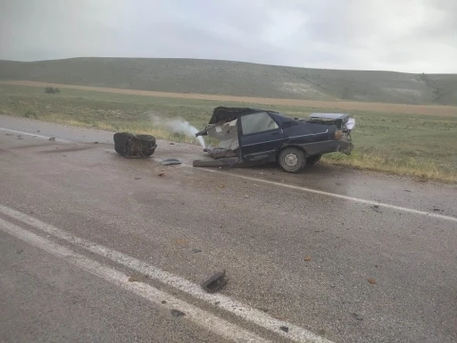 Ankara’da karşı yönlerde seyreden tırla otomobil çarpıştı: 1 ölü
