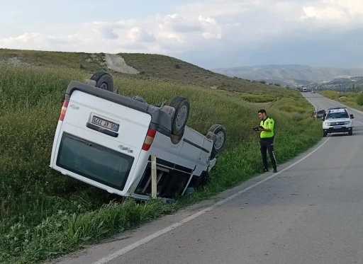 Ankara&rsquo;da kontrolden &ccedil;ıkan minib&uuml;s devrildi: 1 &ouml;l&uuml;
