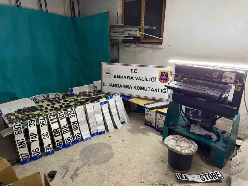 Ankara&rsquo;da sahte plaka basımı yapan 2 ş&uuml;pheli g&ouml;zaltına alındı
