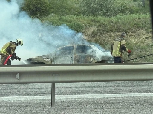 Ankara’da seyir halindeki araçta yangın
