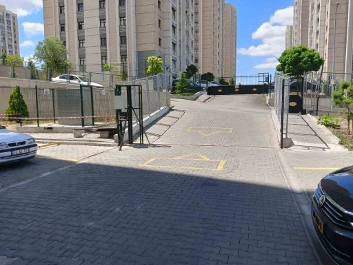Ankara’da tartıştığı eşinin yakınlarını bilerek ezdiği iddia edilen koca tutuklandı
