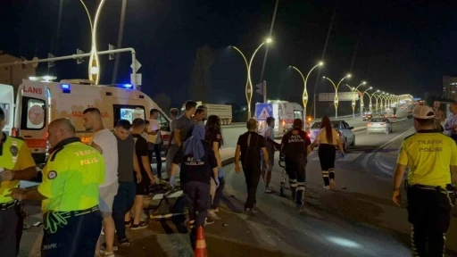 Ankara’da ters yöne giren otomobil, motosiklete böyle çarptı: 2 yaralı
