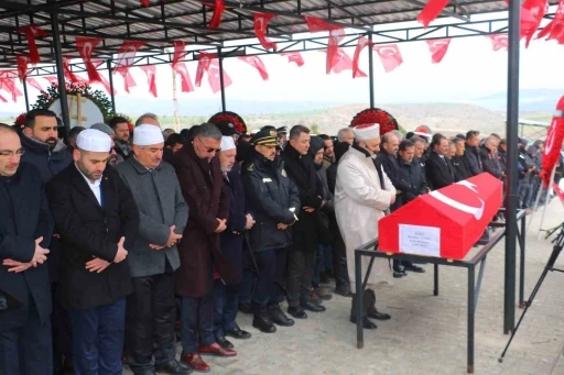 Ankara’da trafik kazasında şehit olan polis son yolcuğuna uğurlandı
