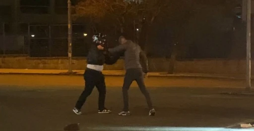 Ankara&rsquo;da trafikteki kavga kamerada
