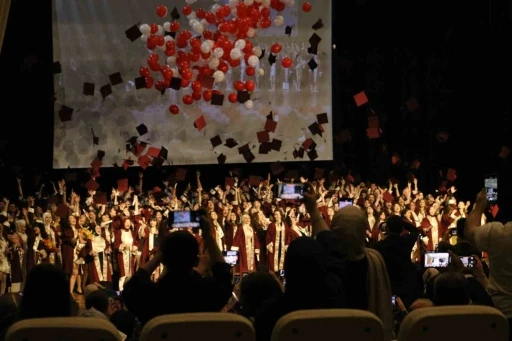 Ankara Hacı Bayram Veli &Uuml;niversitesi İletişim Fak&uuml;ltesi mezuniyet t&ouml;reni yapıldı
