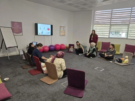 Anne adayları doğuma &rsquo;Gebe Okulu&rsquo; ile bilin&ccedil;li hazırlanıyor
