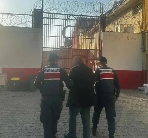 Anne cinayetindeki &rsquo;kanlı mont&rsquo; detayı d&uuml;ğ&uuml;m&uuml; &ccedil;&ouml;zd&uuml;
