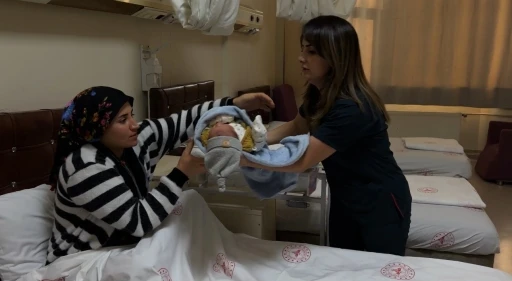 &lsquo;Anne Oteli&rsquo; zorlu kış şartlarında hastalar i&ccedil;in sıcak bir yuva oldu
