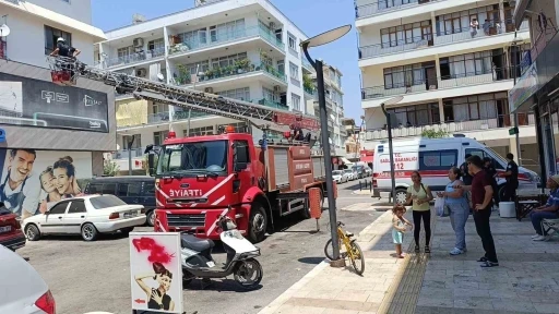 Annemin hayatından endişe ediyorum dedi, ambulans, itfaiye ve polis ekipleri alarma geçti
