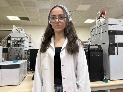 Annesini kanserden kaybeden lise &ouml;ğrencisi, kanseri teşhis eden yapay zeka destekli proje geliştirdi
