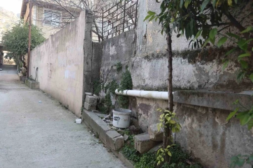 Annesinin telefon &ccedil;aldırdığı &ccedil;ocuk devlet korumasına alındı
