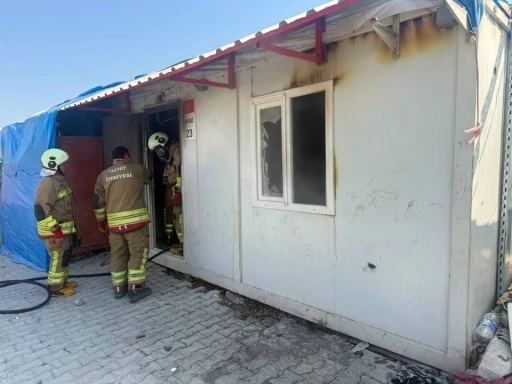 Antakya&rsquo;da konteyner kentte &ccedil;ıkan yangın kontrol altına alındı
