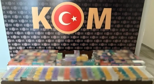 Antalya&rsquo;da 1 haftada milyonlarca ka&ccedil;ak &uuml;r&uuml;n ele ge&ccedil;irildi, 5 şahıs tutuklandı
