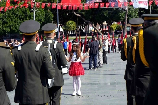 Antalya&rsquo;da 19 Mayıs coşkusu &ccedil;elenk t&ouml;reniyle başladı
