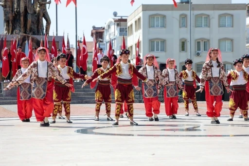 Antalya’da 23 Nisan sevinci
