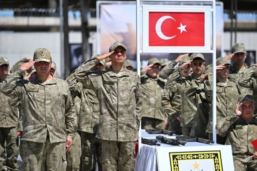 Antalya&rsquo;da 72 &ouml;zel gen&ccedil; askerlik coşkusunu yaşadı
