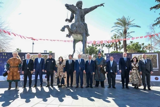 Antalya&rsquo;da 819. fetih ve 96. yıl coşkusu
