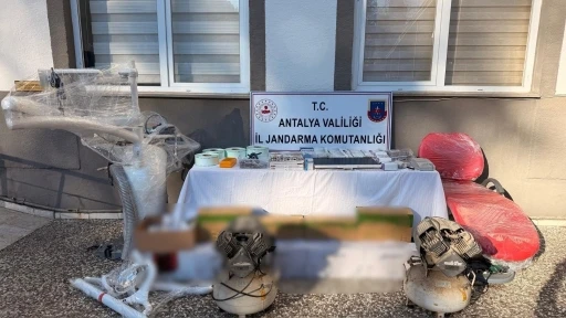 Antalya&rsquo;da diplomasız ka&ccedil;ak diş tedavisi yapan ş&uuml;pheliye operasyon
