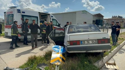 Antalya’da hastaneye giderken kaza yaptılar: 1’i çocuk 5 yaralı
