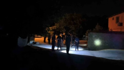 Antalya&rsquo;da iki grup arasında &ccedil;ıkan kavgada silahlar konuştu: 3 yaralı
