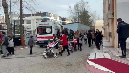 Antalya&rsquo;da ilkokulda yangın &ccedil;ıktı: &Ouml;ğrenciler tahliye edildi
