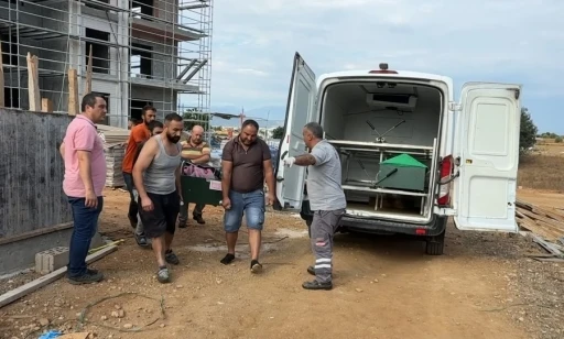 Antalya&rsquo;da inşaatta &uuml;zerine beton blok d&uuml;şen iş&ccedil;i hayatını kaybetti
