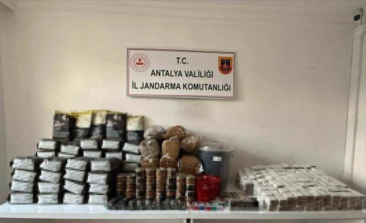 Antalya’da kaçak çay ve tütün operasyonu
