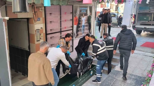 Antalya&rsquo;da katil zanlısı saklandığı adreste yakalandı

