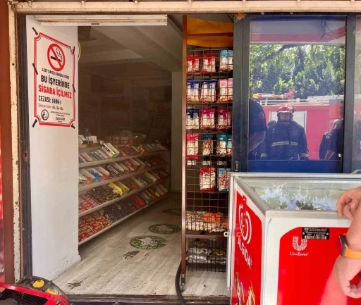 Antalya’da markette yangın korkusu
