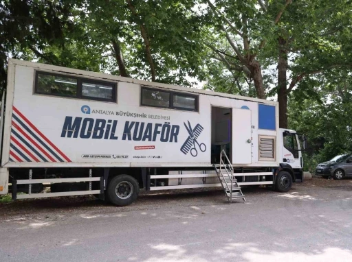 Antalya&rsquo;da mobil kuaf&ouml;r tırı yaylalarda hizmet veriyor
