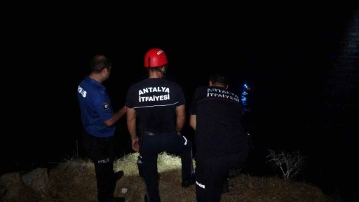Antalya’da &quot;Şelaleden denize birisi düştü&quot; ihbarı ekipleri alarma geçirdi
