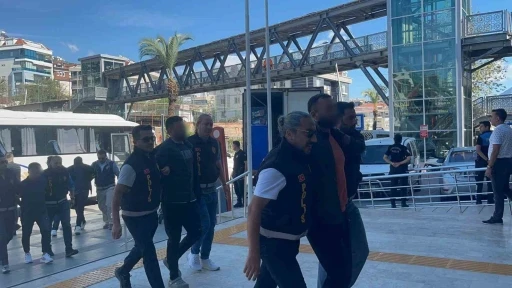 Antalya’da sokakta bıçaklandı, cesedi sarp kayalıklarda bulundu
