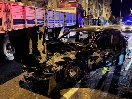 Antalya’da tırla çarpışan otomobil sürücüsünden acı haber geldi
