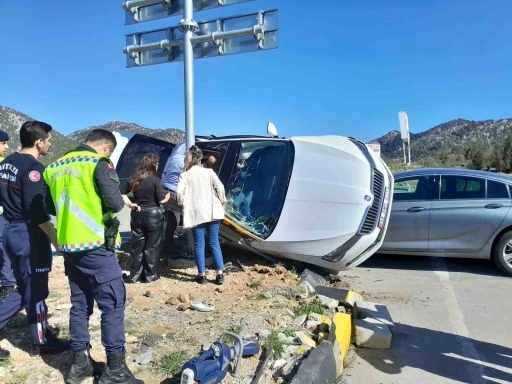 Antalya’da trafik kazası: 2 yaralı
