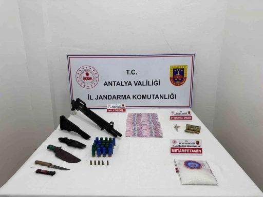 Antalya&rsquo;da uyuşturucu operasyonu: 3 ş&uuml;pheli g&ouml;zaltında
