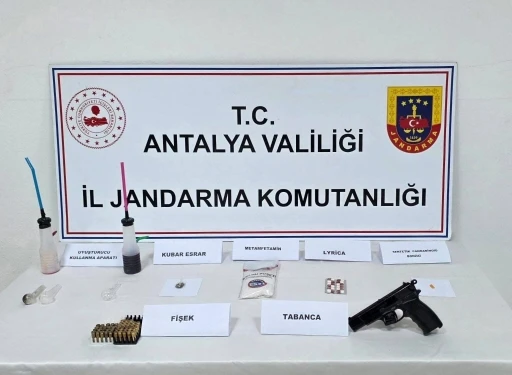 Antalya’da uyuşturucu operasyonu: 4 şüpheliye adli işlem
