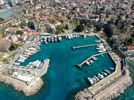 Antalya’da yangın tedbirleri yetersiz olan 174 turistik tesisin ruhsatı askıya alındı
