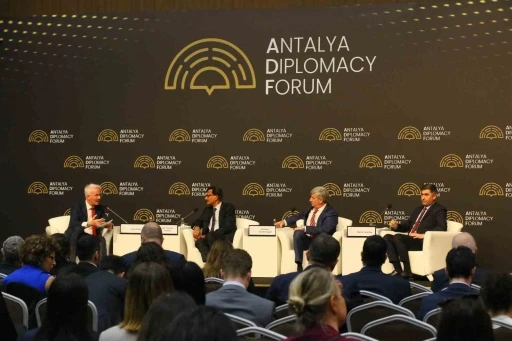 Antalya’da zorunlu göç masaya yatırıldı: &quot;Çocuklar umudunu yitiriyor, geri dönüş güvenliğe bağlı&quot;
