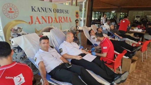 Antalya İl Jandarma Komutanlığı&rsquo;ndan kan bağışına destek
