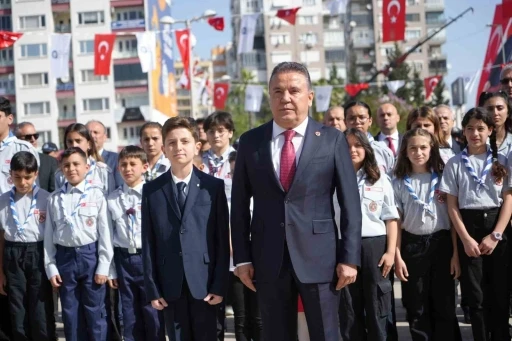 Antalya’nın çocuk başkanından dünya çocuklarına barış çağrısı
